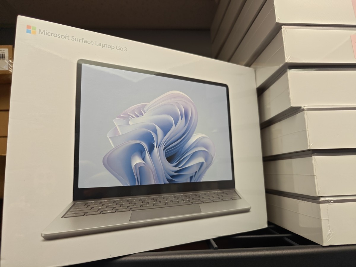 Microsoft Surface Laptop Go 3 12.4
