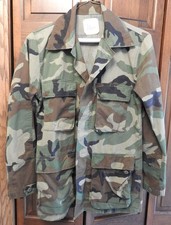 Vintage US Army Woodland Camo BDU Shirt Jacket, Combat Coat 1980s, Small-Long