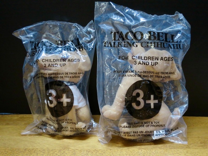 1990's Taco Bell 2 Different Talking Chihuahuas - Yo Quiero & How Cool - Sealed