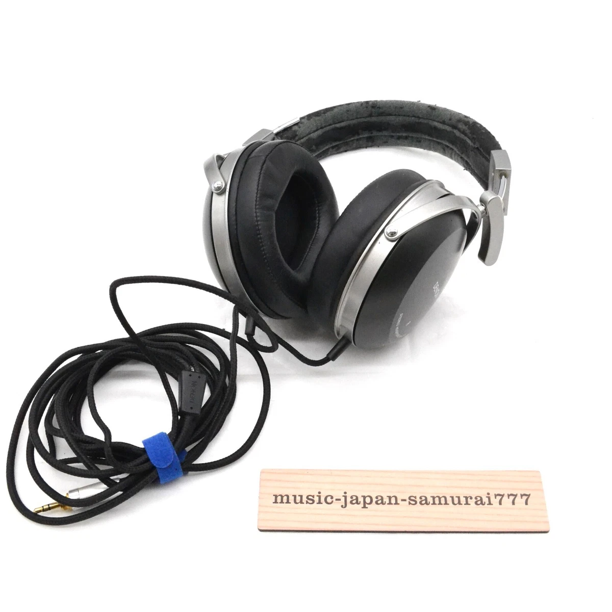 DENON AH-D2000 Around-Ear Stereo Headphones Enclosed Overhead