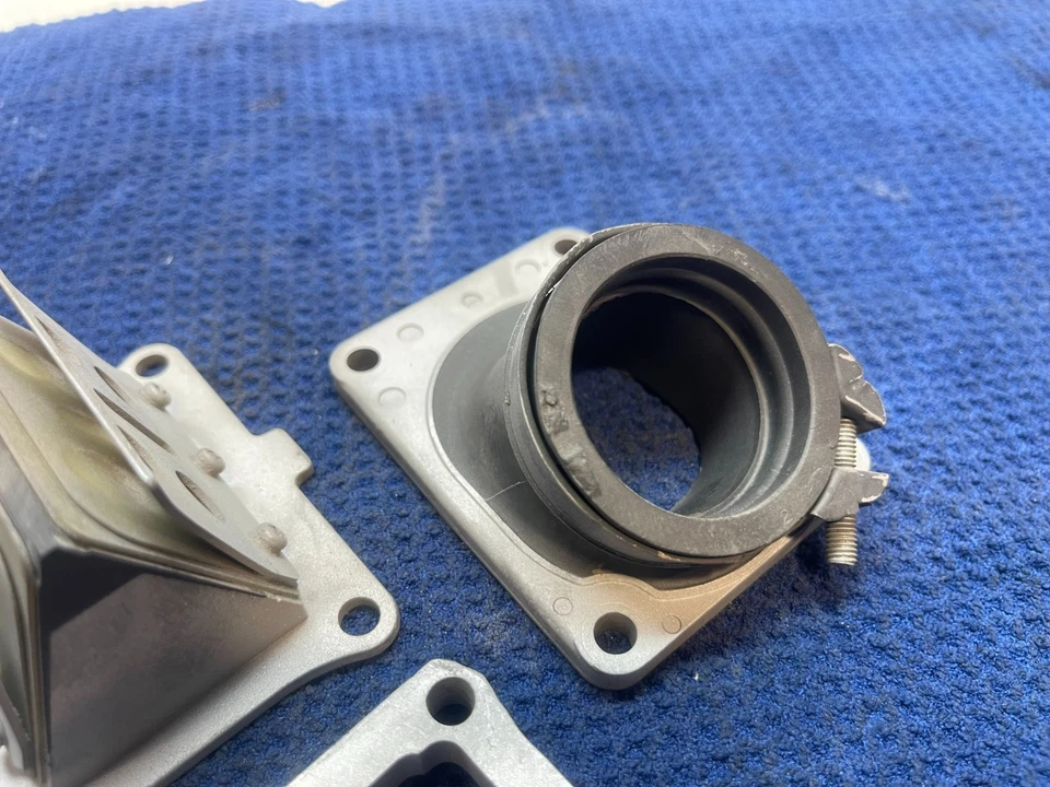 1996 1997 HONDA CR125R OEM CARB CARBURETOR JOINT INTAKE BOOT REED VALVE REEDS - Image 3 of 4