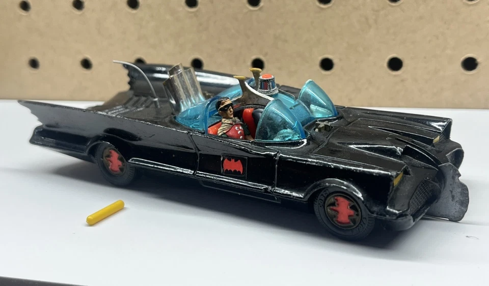 Vintage Corgi 267 Batman Batmobile 1st Issue #403 Matching Figures - Image 2 of 4