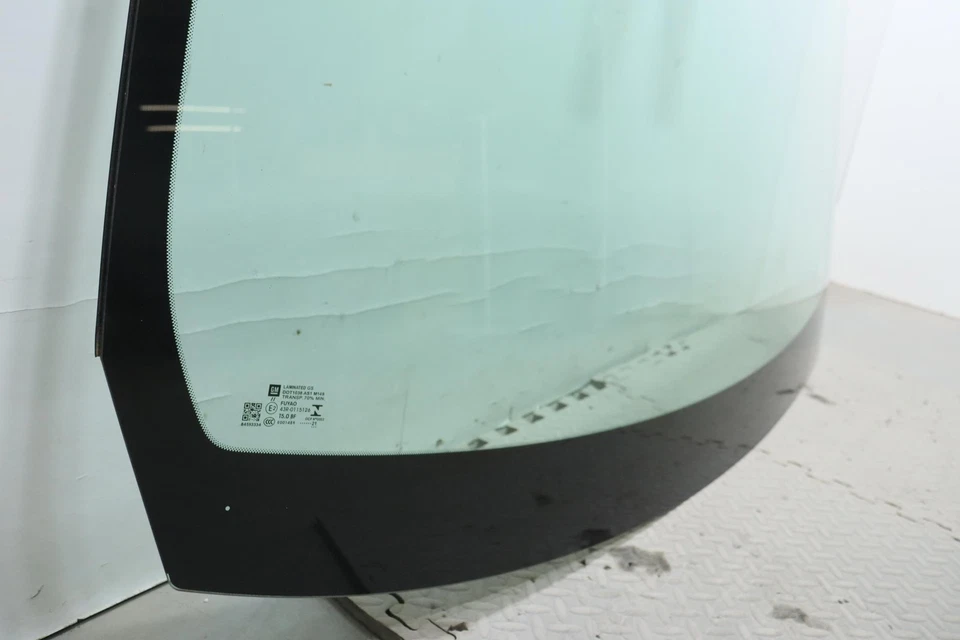 Cristal parabrisas Chevy Silverado 2500 2020 2021 2022 2023 Foto 3 de 4