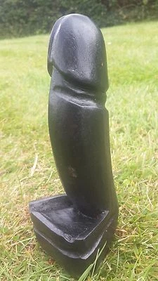 HAND CARVED PHALLIC PENIS ASHTRAY (BLACK)(BIRTHDAY / HEN / SECRET SANTA)