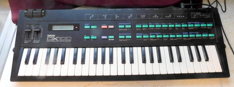 Yamaha DX100 Digital Algorithm Synthesizer Keyboard Einschalten Istzustand Langsamer Versand