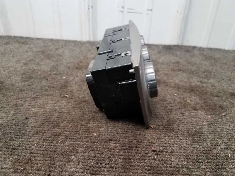 Subaru Forester XS 2004 control de temperatura - temperatura automática Foto 3 de 4