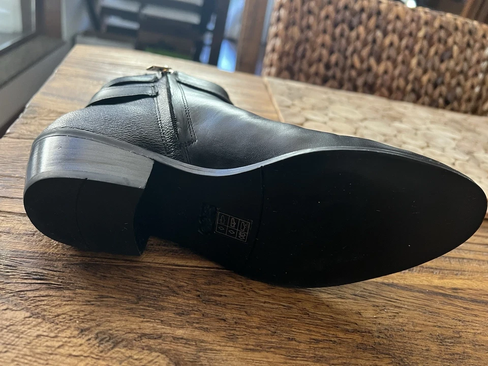 Botines COACH cuero negro con monograma talla 7 1/2 nunca usados Foto 4 de 4