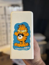 1978 Vintage Garfield In Bow Tie Dixie Cup Countertop Dispenser White Plastic