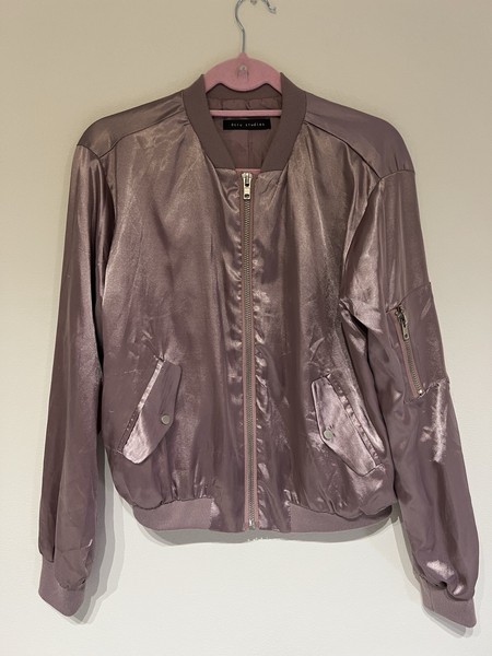 Ecru Studios Women’s Mauve Satin Bomber Jacket Zip Pockets Size M