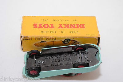 美品激レア　DINKY TOYS JAGUAR XK120 ミニカー Jaguar XK120 Coupé 1954 Racing Green 1/43 Norev Dinky Toys 157G