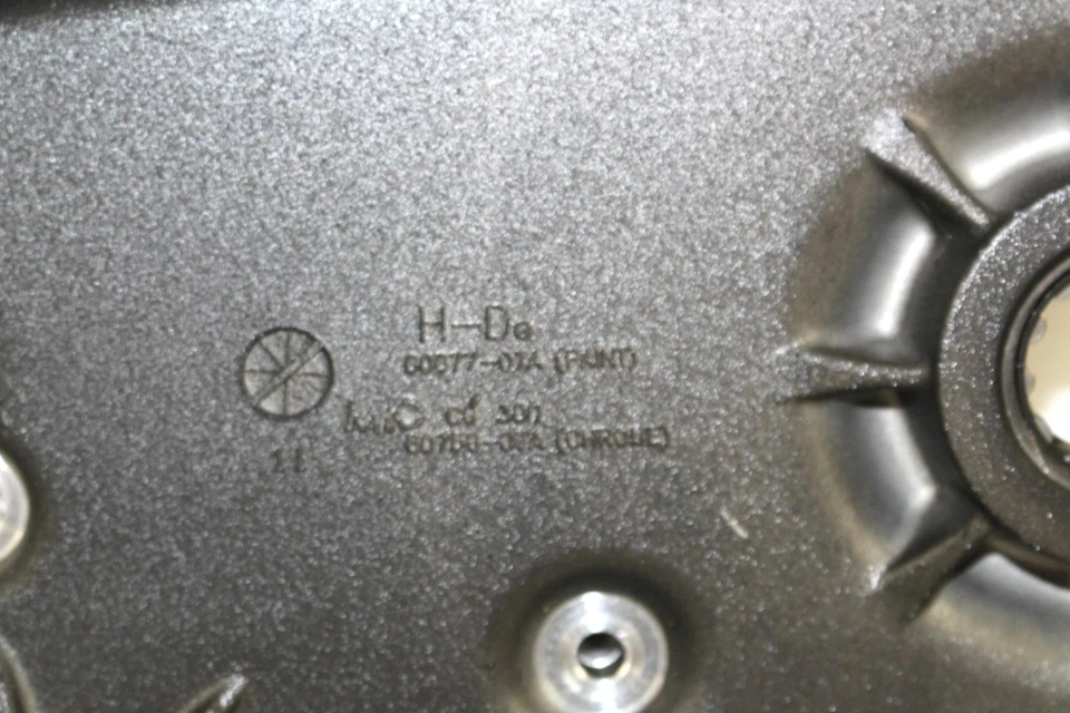 2011 11 Harley Street Glide FLHX Inner Primary Cover 60677-07A Foto 2 de 4