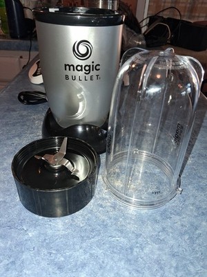 Magic Bullet Personal Blender Model MBR-0301 Nice&Clean Works Perfect!