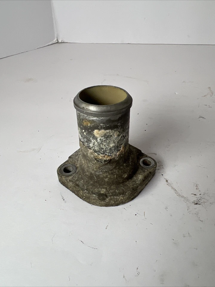 2008-2010 Saturn Vue Thermostat Housing  3.5l V6 OEM - Image 3 of 4