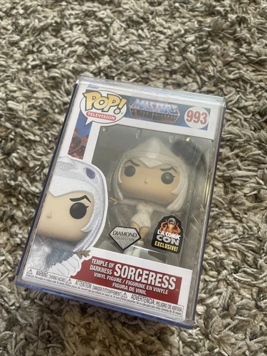 Funko POP MOTU Temple Of Darkness Sorceress Diamond LACC 933 w Protector