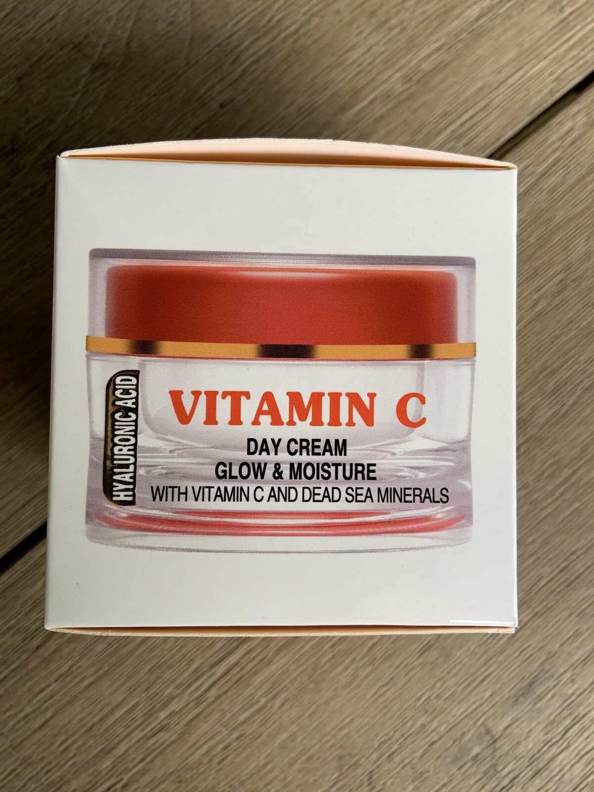 vitamin c day cream glow and moisture