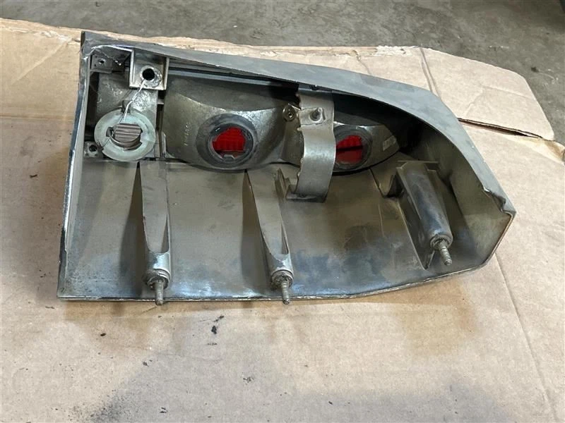 Driver Left Tail Light Fits 88-91 NEW YORKER (FWD) 568339 - Image 3 of 4