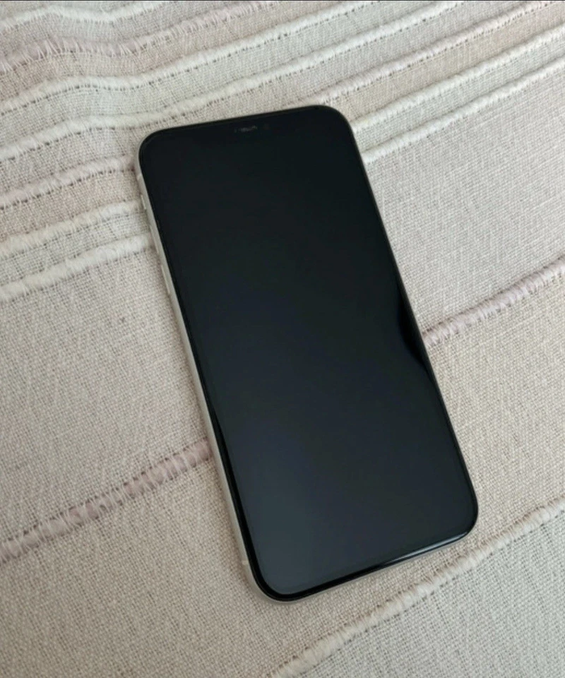 Apple iPhone 11 - 128GB - Bianco - Immagine 4 di 4