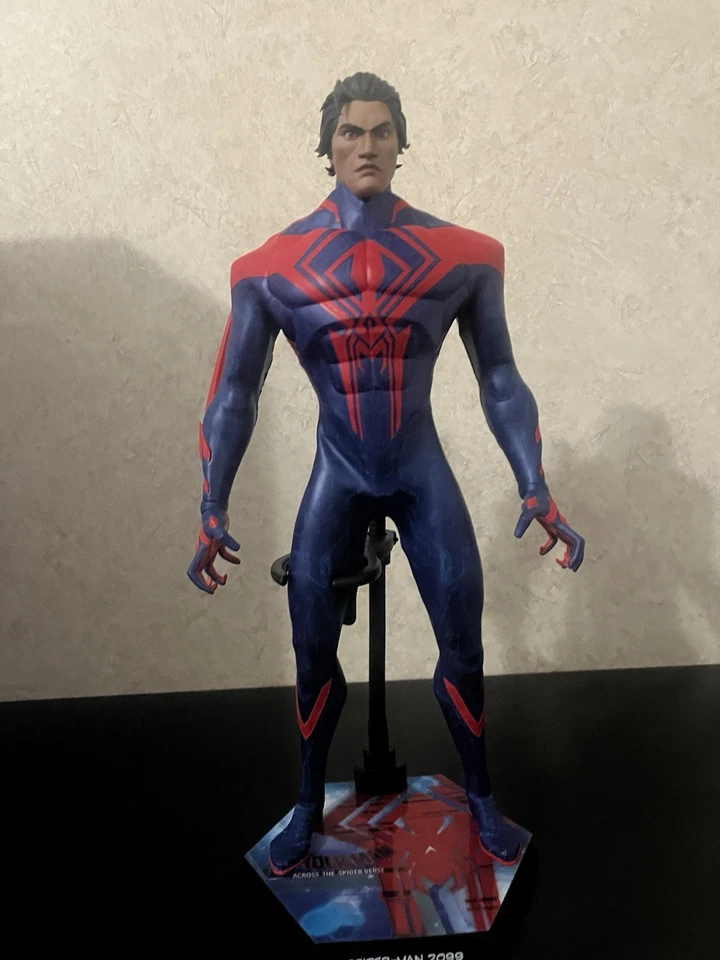 Hot Toys Spider-Man 2099 Película Obra Maestra Serie - Across The Spider-Verse Usado Foto 3 de 3
