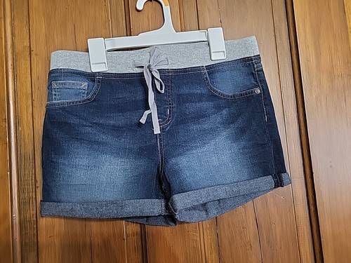 Justice Girls Size 12 Plus Pull On, Stretch Denim Short. Gently Used
