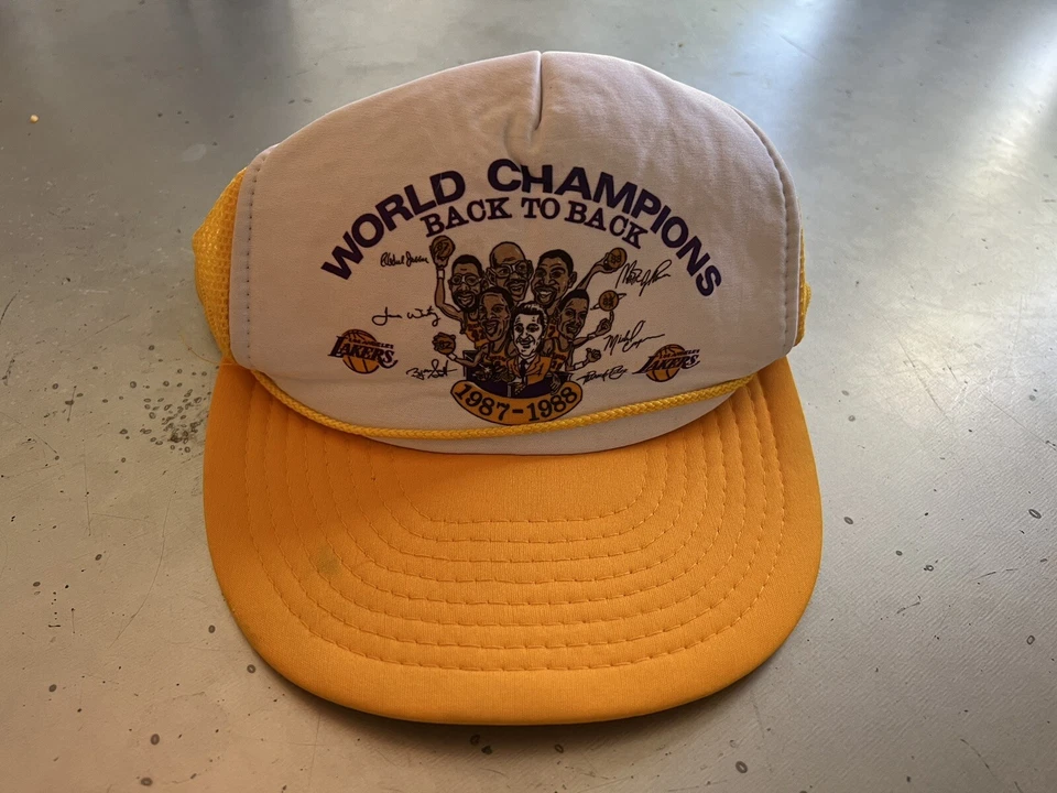 1987-88 Los Angeles Lakers Caricature Championship Hat Salem Trucker Cap Foto 2 de 4