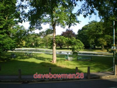 PHOTO  SUMMER MORNING AT TETTENHALL GREEN PADDLING POOL BEFORE THE CROWDS ARRIVE