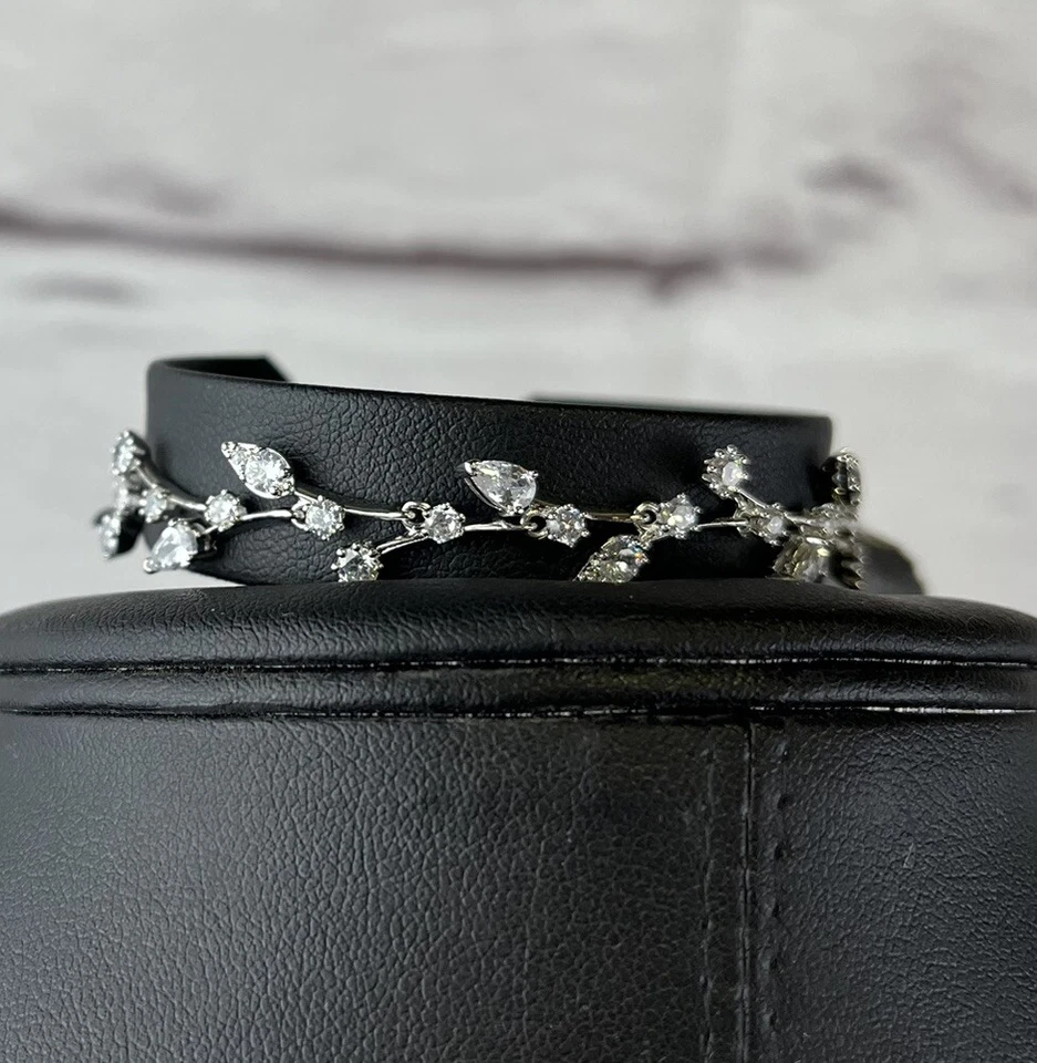 Pulsera Eliot Danori Circonita Cúbica Tono Plata Elegante Hoja Flor NUEVA $120 Foto 4 de 4