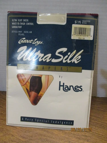 Hanes Ultra Silk Great Legs Shapers Sandalfoot Size AB Style B49 Pearl