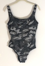 Nike Camo U-Back One-Piece Swimsuit, Women's Size M, Gray Camouflage