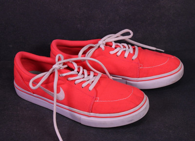 Nike Sneaker SB  Unisex Sportschuhe Gr. 38,5 neon rot Canvas Skaterschuhe BS999