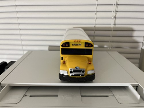 1/43 Scale Blue Bird School Bus - Picture 2 of 4