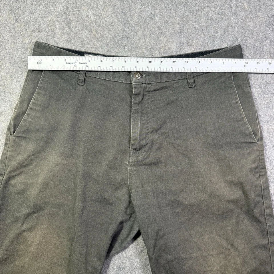 Volcom Dockside Outdoor Chino Shorts Men's Sz 34 (Actual W36xL11) Charcoal Gray - Image 4 of 4