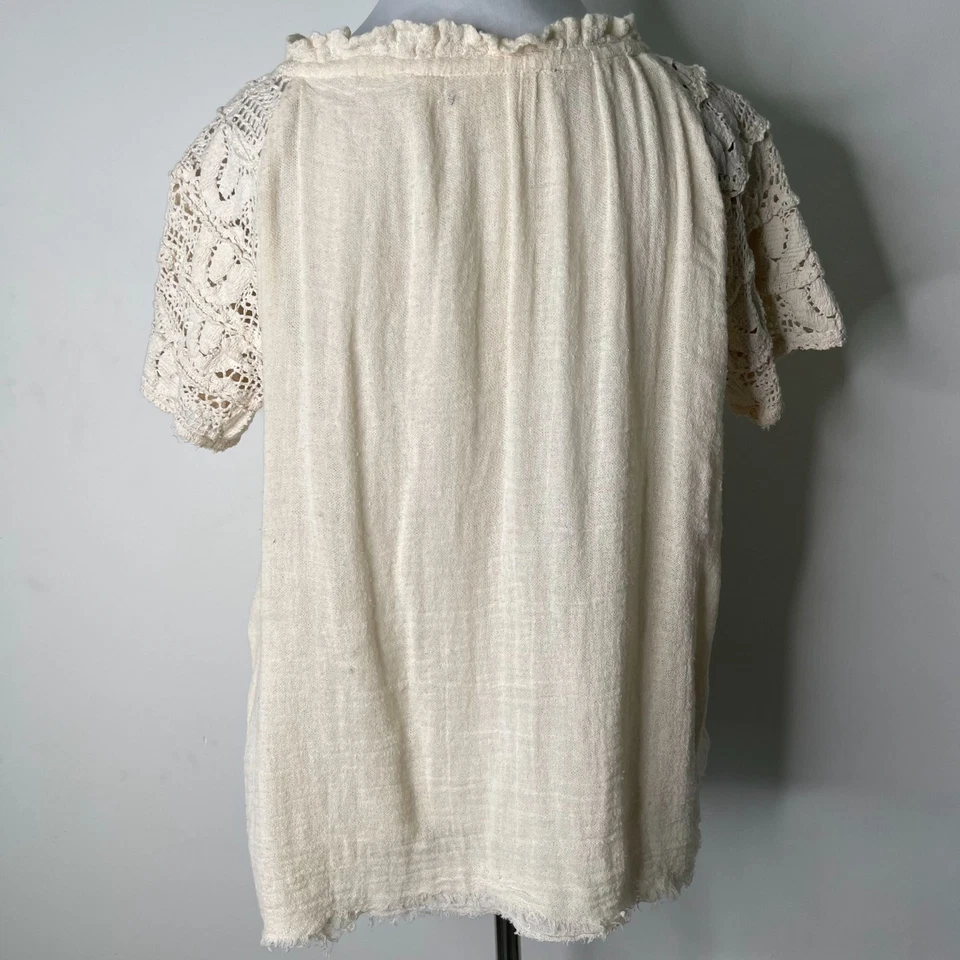 Blusa para mujer Jen's Pirate Booty crema cuello en V con cordones manga corta talla pequeña Foto 4 de 4