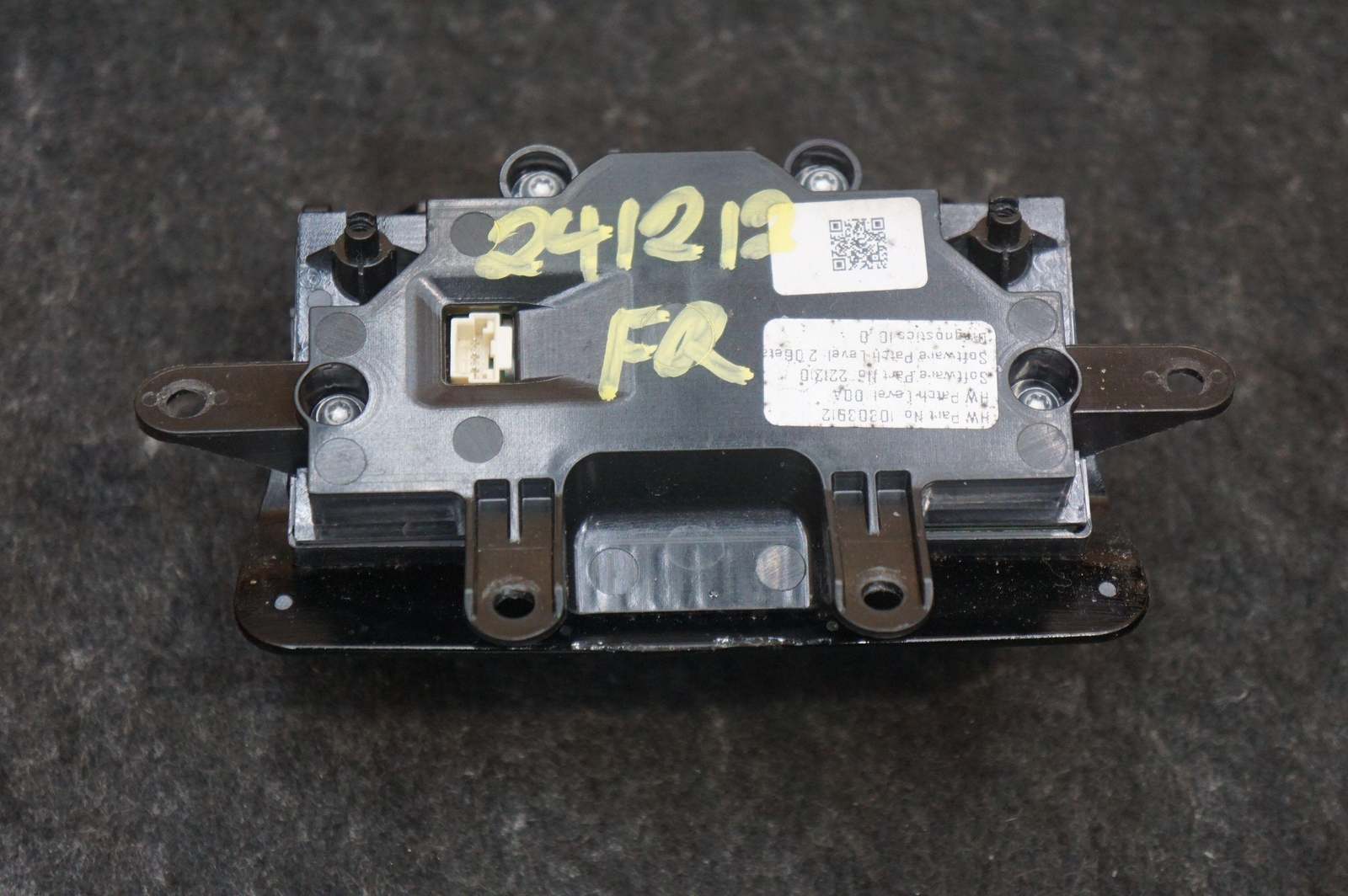 Front Interior Switch OEM 10803912 Aston Martin Dbx 707 2023