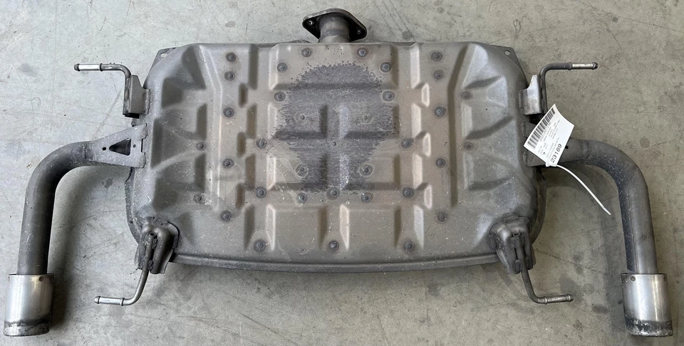 Conjunto de silenciador de escape trasero Mazda 6 2014-2017 OEM PY0140100A Foto 3 de 4