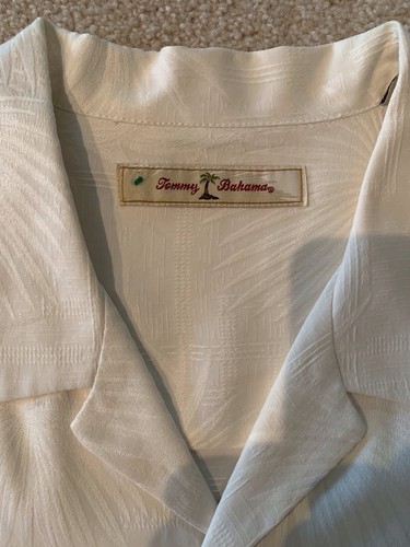 Great Looking Tommy Bahama Men's Silk Shirt LARGE (tagged Med.--runs LARGE) - Picture 3 of 10