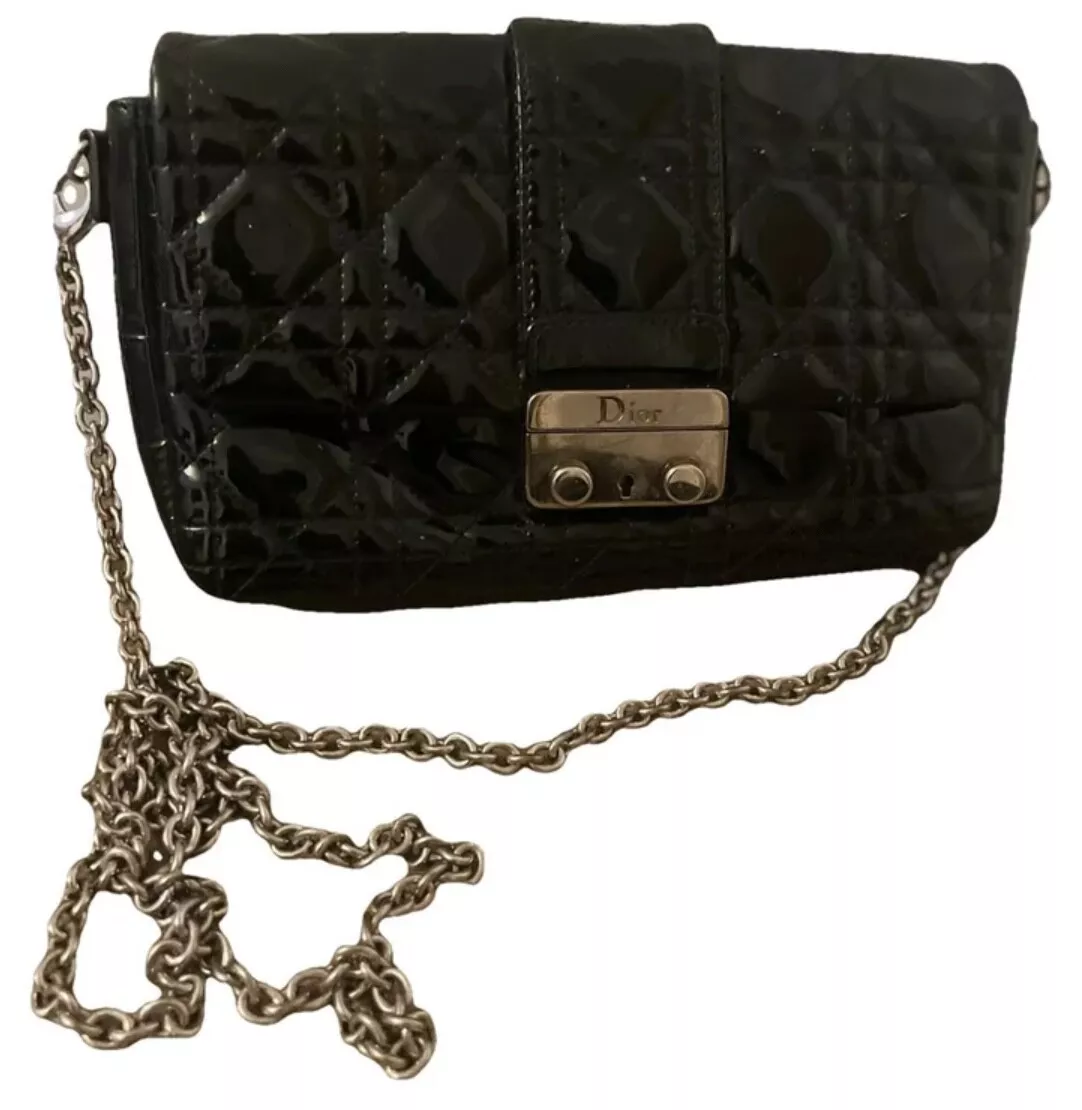 Sac à main noir cuir breveté Christian Dior / bandoulière chaîne argent d'occasion