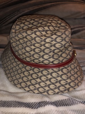 GUESS Bucket Hat Cap G Embroidered Gold 