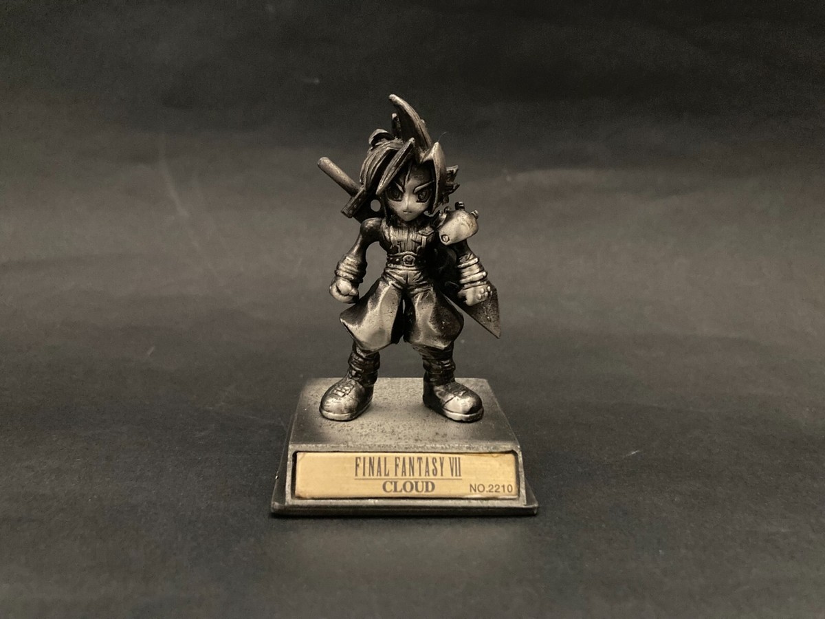 Rare Final Fantasy VII 7 Cloud Strife Chrome Figure Square Rare Final Fantasy VII 7 Cloud Strife Chrome Figure Square