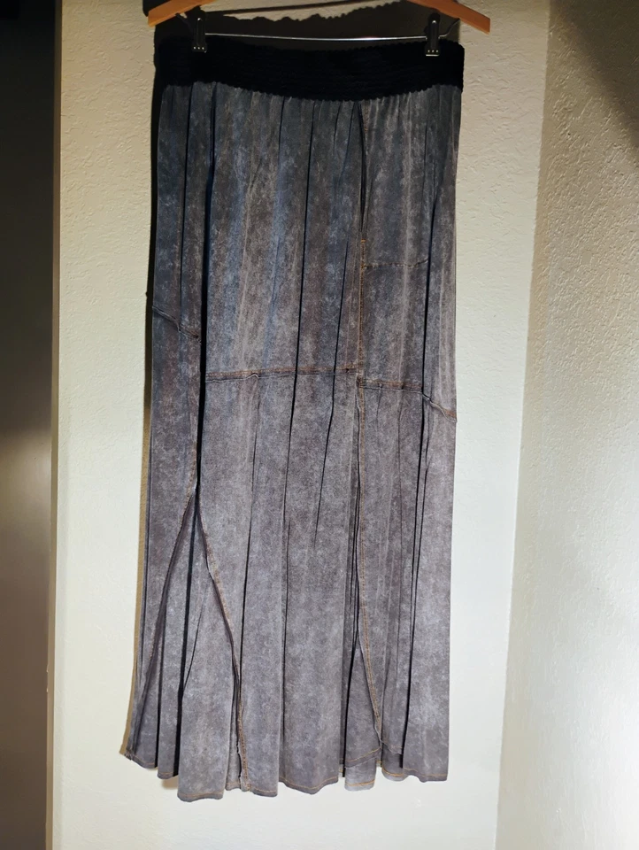 Falda Soft Surroundings Rayón/Midi, Cintura Spandex, Rayón. Talla S, W25+" L35" Foto 2 de 4