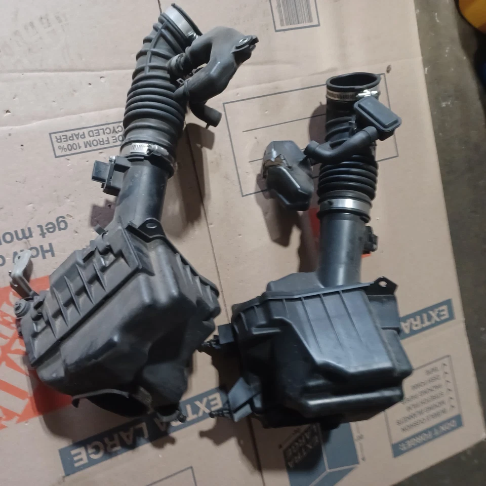 2009-2020 Nissan 370Z Infiniti G25, G37 Q40 CONJUNTO DE ENTRADA DE CAIXA DE AR ESQUERDA E DIREITA FABRICANTE DE EQUIPAMENTO ORIGINAL - Imagem 2 de 4