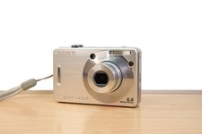 Vintage Sony Cyber-shot DSC-W50 Digital Camera Silver, Carl Zeiss Lens