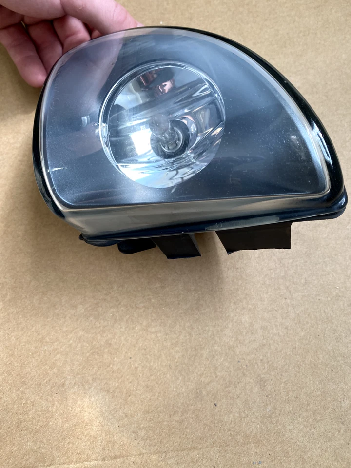 2012-2013 BMW 528I F10 Front Left Driver Lower Bumper Fog Light Assembly OEM - Image 2 of 4
