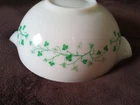 Vintage Pyrex 444 4qt. Green Ivy Cinderella Bowl Very Nice Condition