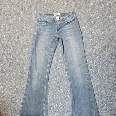 SO Women s Blue Medium Wash Low Rise Flared Jeans Stretch 5-Pocket Denim