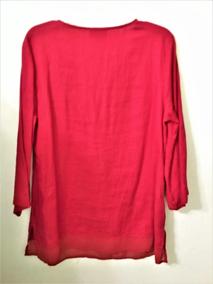 J M COLLECTION RED TUNIC BLOUSE WHITE EMBROIDERY GOLD SPARKLE BEADS Sz M NWOT - Image 2 of 4