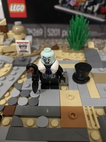 LEGO Penguin Minifigure w/ Umbrella & Smile 70909 DC Batman Villain sh314