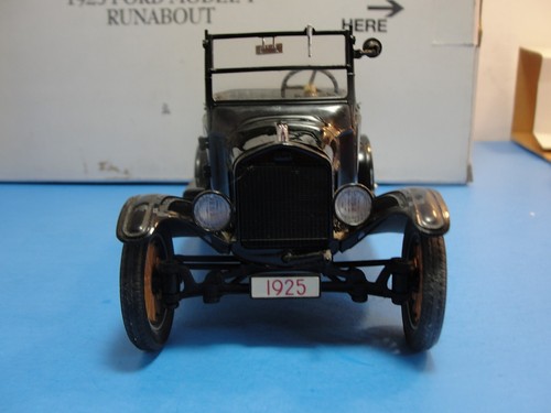 Danbury Mint 1925 Ford Model T Runabout Camioneta Negro Diecast 1:24 Escala Box - Imagen 6 de 9