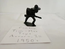 Tim Mee plastic VTG 1960's 60mm Cowboy running with rifle.