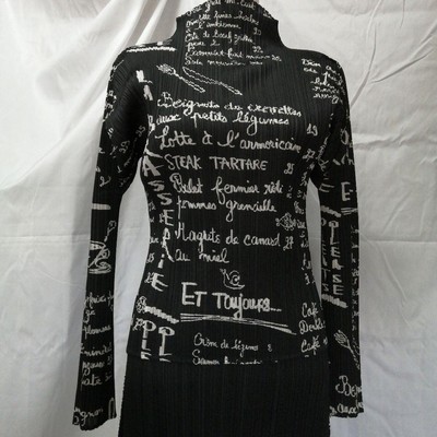 ISSEY MIYAKE Pleated High Neck Top French Menu All-over pattern 