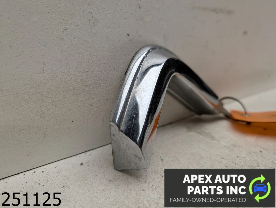 OEM 1979 Chevrolet El Camino 3.9L Rear Corner Tail Bed Trim Moldings Left Foto 2 de 4